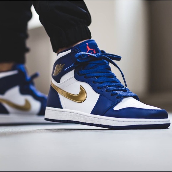 Air Jordan 1 “Gold Medal” - Picture 2 of 7